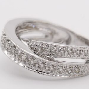 Plain court wedding band