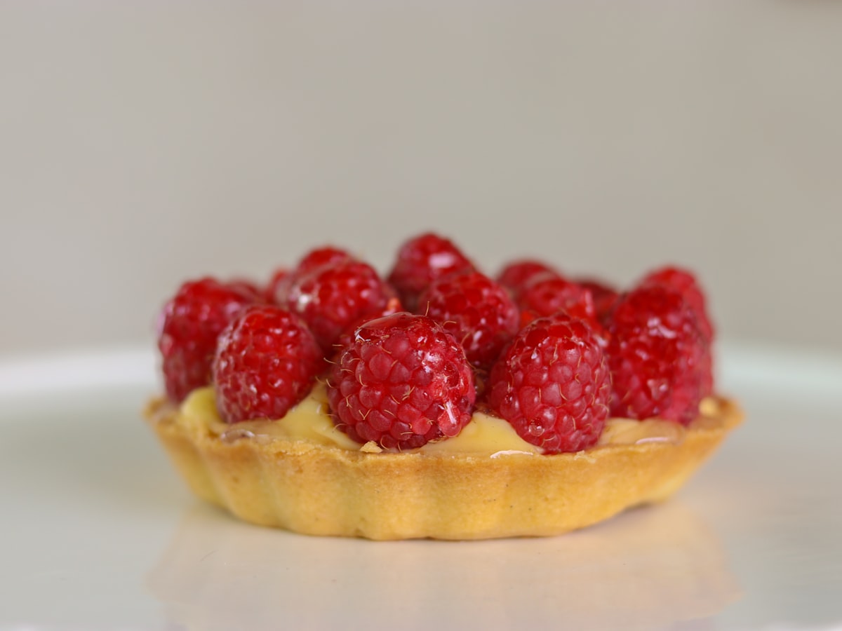 A cake is not a photograph